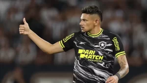 Mercado da Bola: Tiquinho Soares próximo do Santos, e São Paulo anuncia pré-contrato com lateral