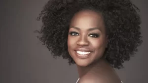 Globo de Ouro 2025 divulga apresentadores da cerimônia; veja