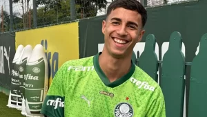 Manchester City faz oferta milionária ao Palmeiras por Vitor Reis