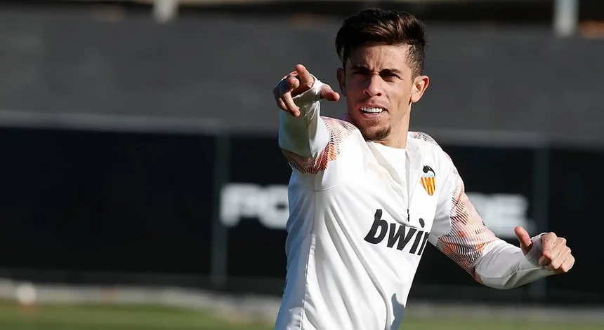 Gabriel Paulista em ação pelo Valencia 