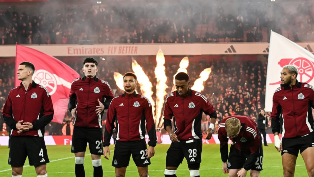 Newcastle ganha do Arsenal e sai na frente na semifinal da Copa da Liga Inglesa