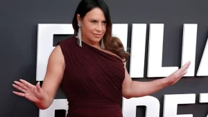 Karla Sofía Gascón apaga rede social depois de postagens preconceituosas virem à tona