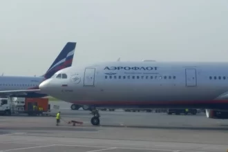 Aeroportos em Moscou fecharam após ataques da Ucrânia.