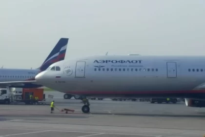 Aeroportos em Moscou fecharam após ataques da Ucrânia.