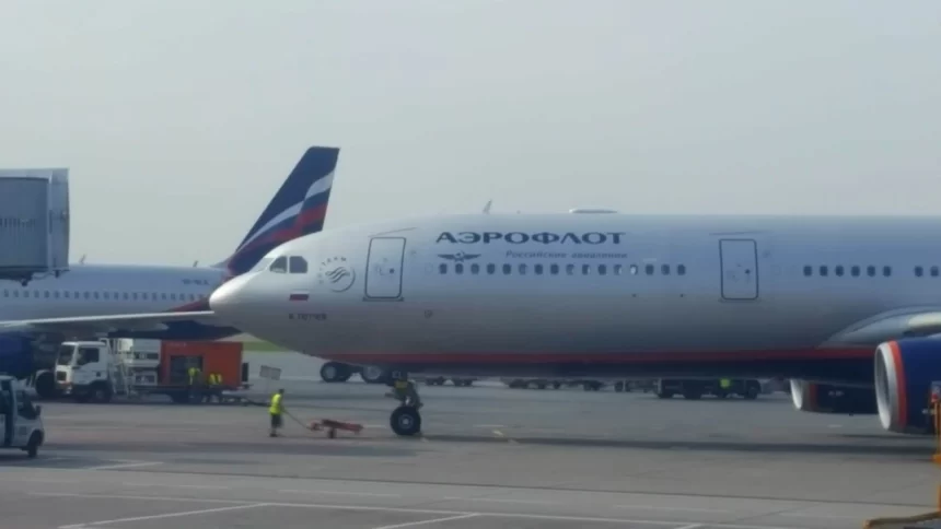 Aeroportos em Moscou fecharam após ataques da Ucrânia.