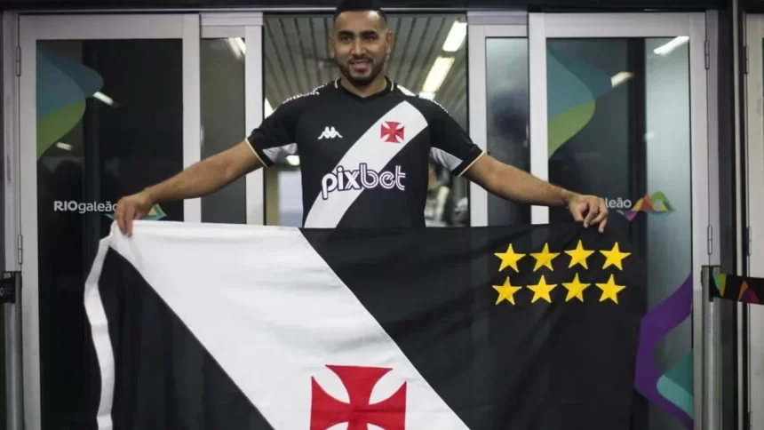 Foto destaque: Payet em chegada ao Rio. (Reprodução/Daniel Ramalho/Clube de Regatas Vasco da Gama)