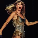 Taylor Swift no palco da sua turnê mundial de sucesso