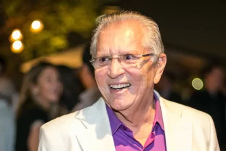 Carlos Alberto de Nóbrega sorrindo