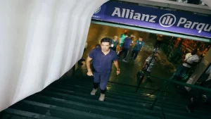 Abel Ferreira critica arbitragem, mas elogia atuação do Palmeiras