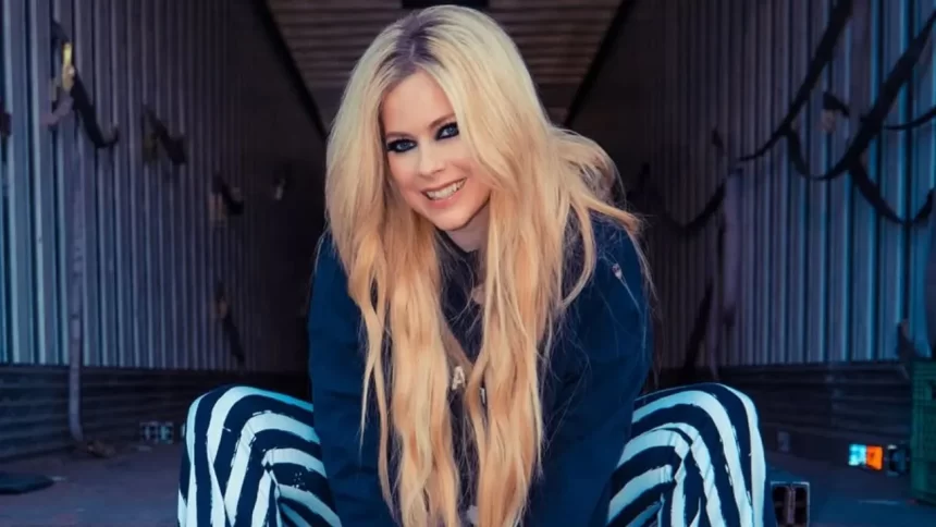 Avril Lavigne é um dos nomes do The Town, segundo jornal