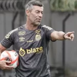 Técnico Pedro Caixinha elogia Neymar por querer sempre jogar