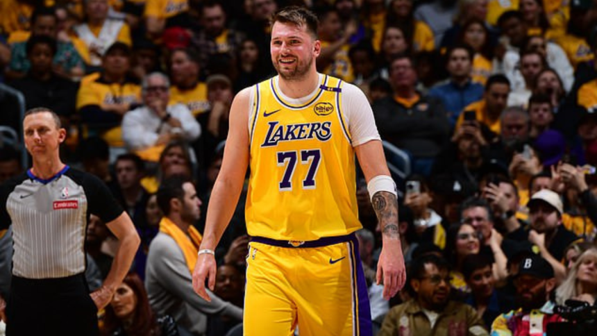 Luka Doncic em sua estreia pelo Lakers (foto: reprodução/Lakers Brasil)