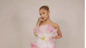Ariana Grande compartilha experiência inusitada com seu ginecologista após indicação ao Oscar