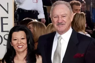 Gene Hackman com a esposa Betsy Arakawa