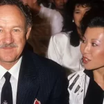 Gene Hackman ao lado de Betsy Arakawa