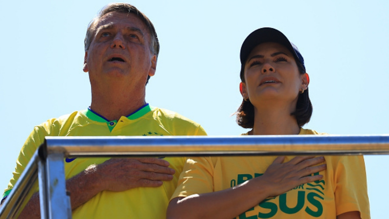 Bolsonaro e sua esposa