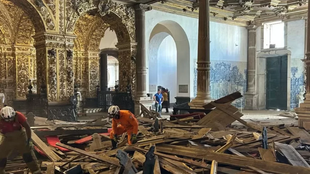 Desabamento do teto da Igreja de São Francisco de Assis