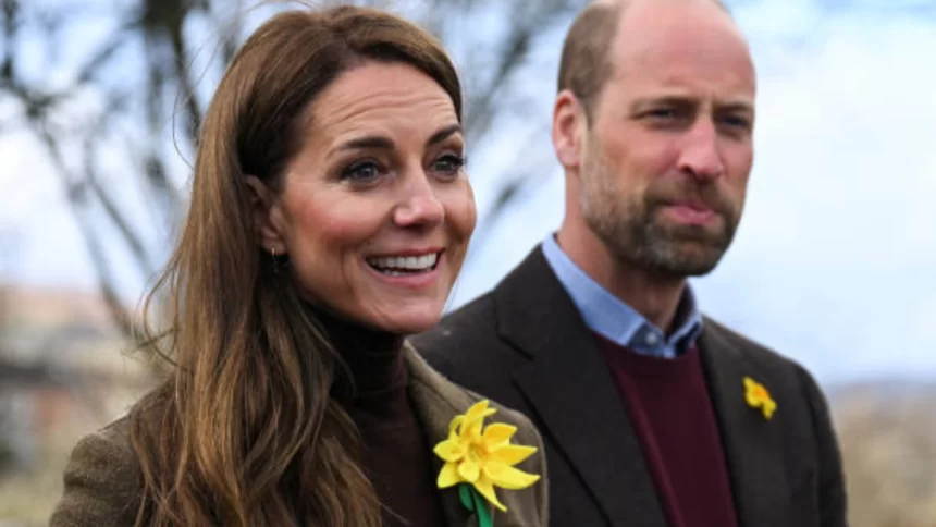 Kate Middleton e Príncipe William participam de ação solidária no País de Gales