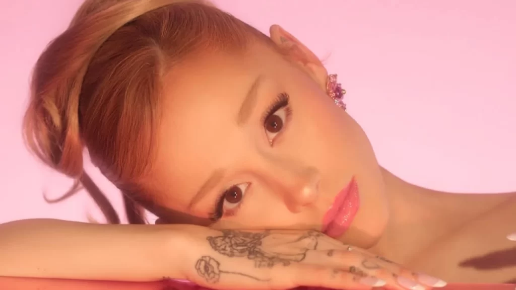 Ariana Grande ganha segundo diamante