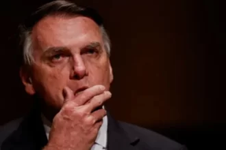 Bolsonaro é denunciado por tentativa de golpe e enfrenta julgamento no STF