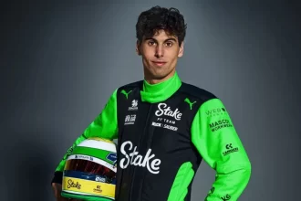 Gabriel Bortoleto confia no esforço e na preparação intensa para se adaptar à Fórmula 1. O brasileiro da Sauber quer crescer na categoria e competir em alto nível