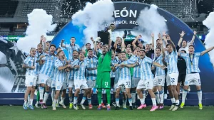 Racing repete placar do jogo de ida, vence o Botafogo e conquista a Recopa Sul-Americana