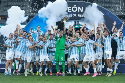 Racing supera o Botafogo e conquista título