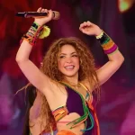 Shakira durante seu show no Peru