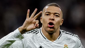 Ancelotti diz que Mbappé pode chegar ao nível de Cristiano Ronaldo