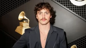 Benson Boone conquista título de single mais vendido de 2024 com “Beautiful Things”