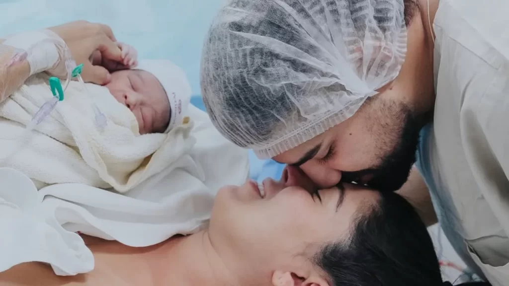 Dilsinho comemora nascimento do segundo filho com Beatriz Ferraz