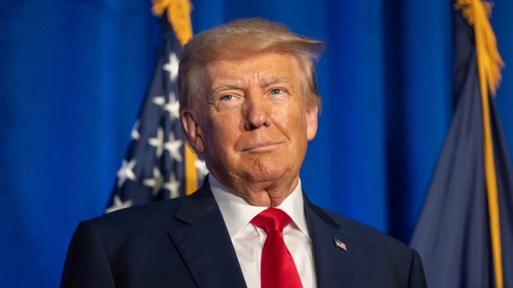 Donald Trump proíbe vacinação obrigatória contra Covid-19 nas escolas dos EUA