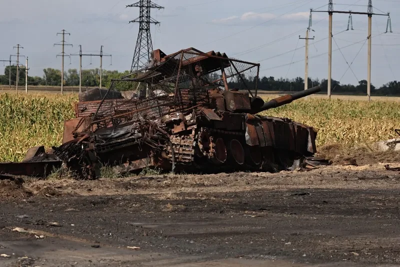 Veículo russo destruído na região de Kursk, em meio à invasão ucraniana