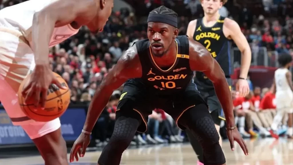 Jimmy Butler chega ao Warriors e recebe elogios da torcida e do time