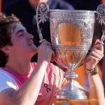 João Fonseca, campeão do ATP 250 de Buenos Aires, comemora a ascensão de 77 posições no ranking global após sua vitória