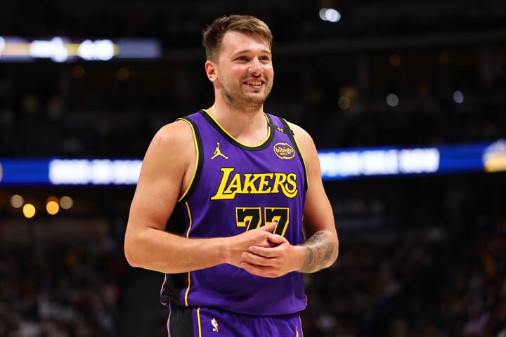 Luka Doncic em jogo para o Los Angeles Lakers