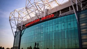 Funcionários do Manchester United são ameaçados de demissão