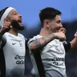 Memphis Depay acionou uma cláusula contratual e assumiu a camisa 10 do Corinthians, deixando Rodrigo Garro com a histórica 8