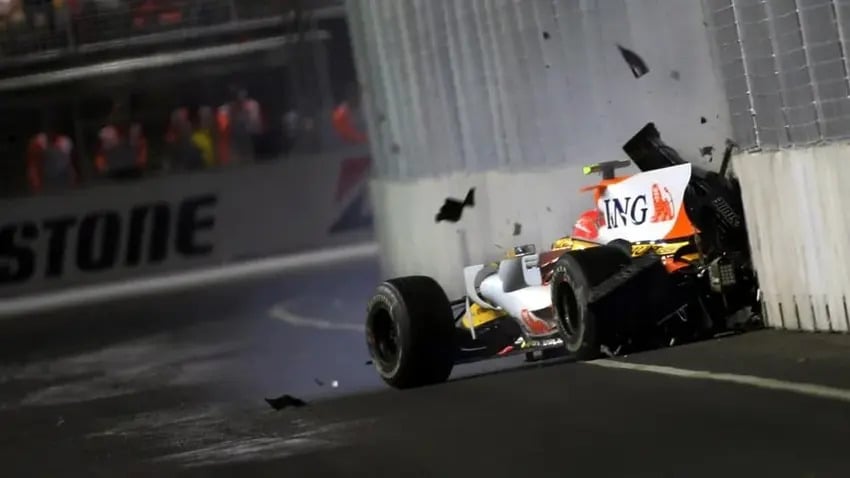 Batida de Nelsinho Piquet em Singapura 