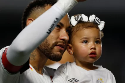 neymar brinca com sua filha mavie