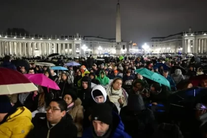 Fiéis em Roma