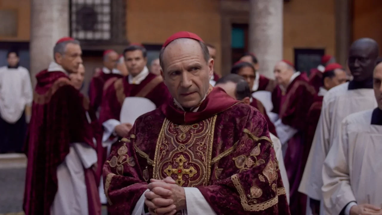 Ralph Fiennes em 'Conclave'