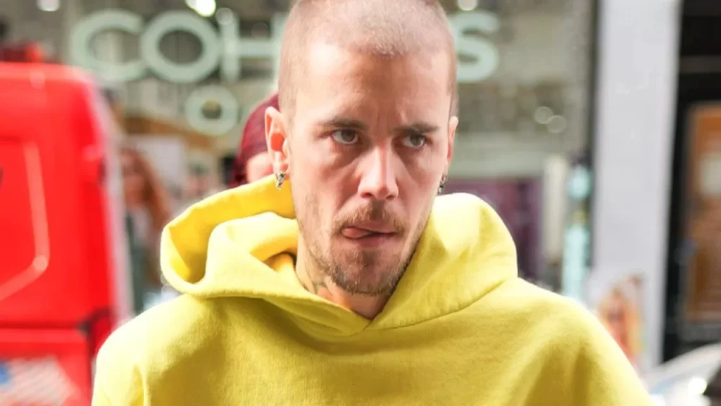 Justin Bieber adota novo visual enquanto Hailey brilha na PFW