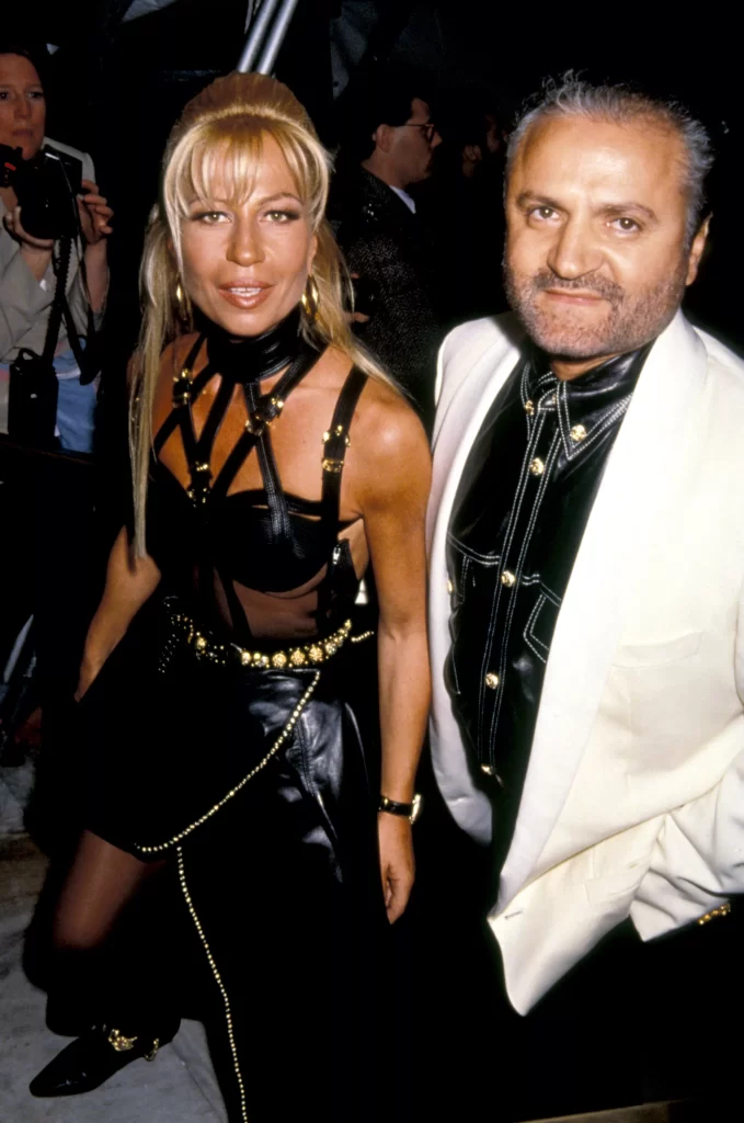 Donatella e Gianni Versace no Met Gala de 1996