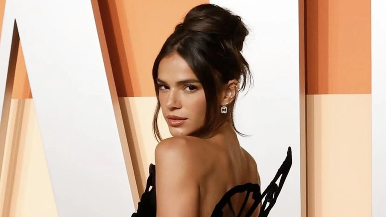 Bruna Marquezine rebate críticas sobre seu corpo 