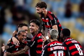 Jogadores do Flamengo comemorando título