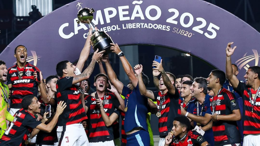 Jogadores do Flamengo comemorando título