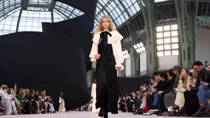 Chanel abre o último dia da Semana de Moda de Paris com coleção inovadora
