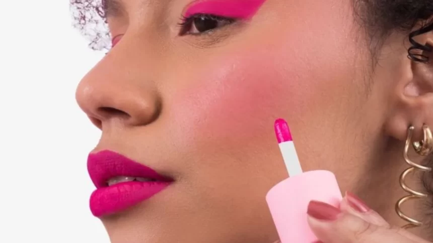 Blush líquido realça a pele e garante um efeito glow radiante