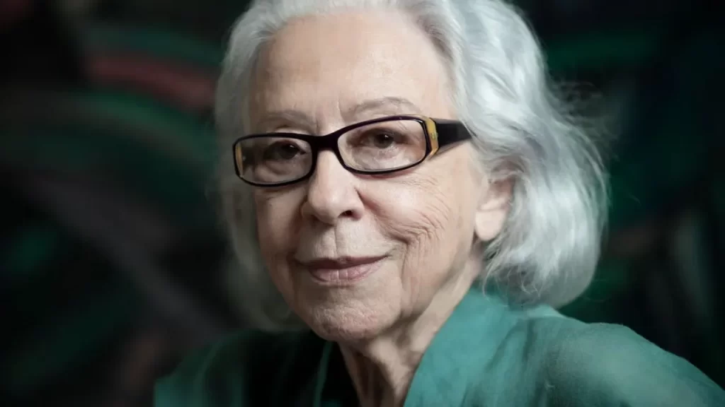 Fernanda Montenegro é homenageada no Teatro Municipal de São Paulo na pré-estreia do filme “Vitória”